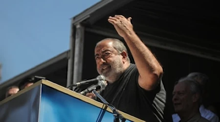 Héctor Daer, secretario general de la CGT, destacó en conferencia de prensa que la central obrera exige "la libertad para negociar paritarias libres, un aumento para los jubilados y el fin de la represión".