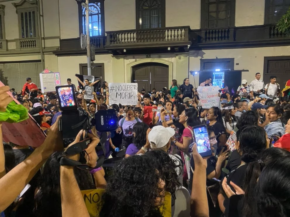 Perú estalla en protestas contra el crimen organizado