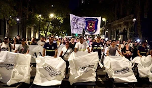 Bajo el lema “amor con amor se paga”, miles de personas se movilizaron en Buenos Aires hasta la Catedral Metropolitana, donde se unieron en oración por la salud del papa Francisco