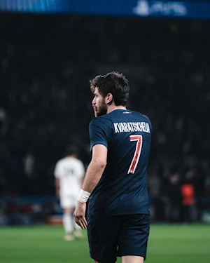 Barcelona y PSG confirman su favoritismo en la Champions League: goleada culé al Dortmund (4-0) y remontada parisina ante el Aston Villa (3-1)