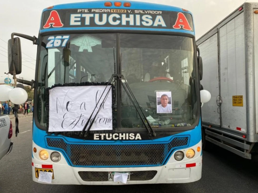 Transportistas peruanos amenazan con paro nacional