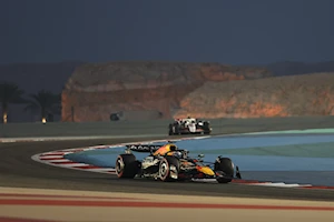 La Fórmula 1 llega al circuito de Sakhir para el Gran Premio de Bahréin 2025, cuarta ronda del campeonato: Este trazado desértico, iluminado por 5.000 luces LED para las carreras nocturnas, es famoso por sus largas rectas y frenadas exigentes