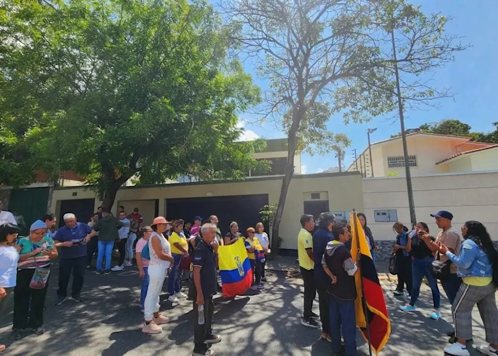 CNE de Ecuador impide a ecuatorianos en Venezuela votar en balotaje