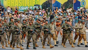 Brasilia fue escenario este 16 de abril de una emotiva ceremonia dual: la celebración del Día del Ejército y el 80.º aniversario de la victoria de la Fuerza Expedicionaria Brasileña (FEB) en los campos de Italia durante la Segunda Guerra Mundial