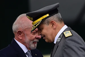 Brasilia fue escenario este 16 de abril de una emotiva ceremonia dual: la celebración del Día del Ejército y el 80.º aniversario de la victoria de la Fuerza Expedicionaria Brasileña (FEB) en los campos de Italia durante la Segunda Guerra Mundial