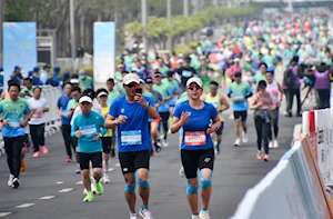 Así se desarrolló la histórica media maratón en Beijing, China: humanos y robots compitieron en un evento pionero a nivel mundial