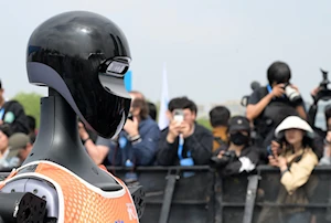 Así se desarrolló la histórica media maratón en Beijing, China: humanos y robots compitieron en un evento pionero a nivel mundial