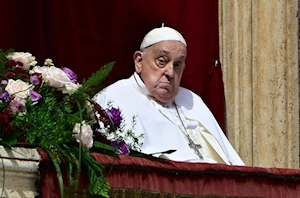 ¡En fotos! El papa Francisco, recuperándose de neumonía bilateral, reapareció en Pascua recorriendo la Plaza de San Pedro en papamóvil. A sus 88 años, delegó la misa, pero dio la bendición Urbi et Orbi. Un emotivo regreso tras 38 días hospitalizado