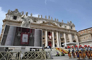 ¡En fotos! El papa Francisco, recuperándose de neumonía bilateral, reapareció en Pascua recorriendo la Plaza de San Pedro en papamóvil. A sus 88 años, delegó la misa, pero dio la bendición Urbi et Orbi. Un emotivo regreso tras 38 días hospitalizado