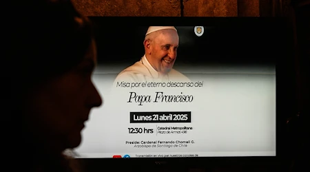 Pueblos de Argentina, Brasil, Colombia y Venezuela lloran la partida de Jorge Mario Bergoglio, el primer papa latinoamericano. Fotos: Xinhua