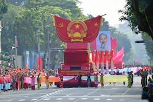 En Fotos: Vietnam celebra 50 años de reunificación con desfile histórico y mira al futuro / EFE