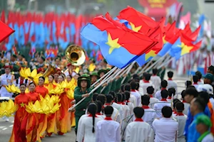 En Fotos: Vietnam celebra 50 años de reunificación con desfile histórico y mira al futuro / EFE