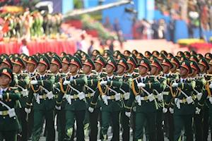 En Fotos: Vietnam celebra 50 años de reunificación con desfile histórico y mira al futuro / EFE