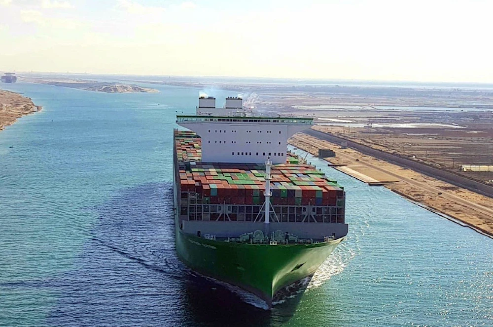 Trump anunció interés de EEEU en paso gratuito por canal de Suez