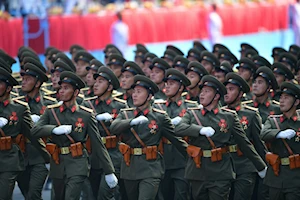 En Fotos: Vietnam celebra 50 años de reunificación con desfile histórico y mira al futuro / EFE