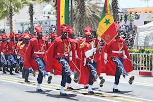 Senegal celebró su 65.º aniversario de independencia con un imponente desfile civil y militar en Dakar: el evento reunió a líderes de África Occidental y destacó la unidad nacional y los logros del país desde 1960