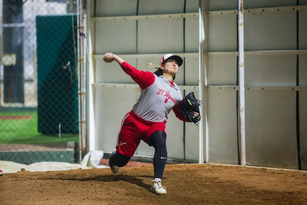 Kelsie Whitmore pudiera ser la primera mujer en el béisbol mexicano