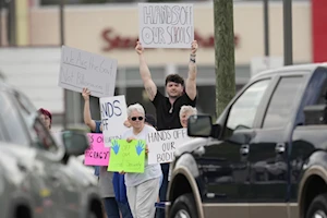Más de 1.200 manifestaciones bajo el lema "¡Manos Fuera!" se llevaron a cabo en los 50 estados de Estados Unidos, en rechazo a las políticas de la administración Trump y el asesor Elon Musk