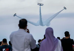Asombroso espectáculo de fuegos artificiales, drones y acrobacias aéreas disfrutaron los habitantes de Lusail, en Qatar, durante el Festival del Cielo celebrado este 4 de abril