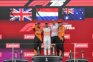 Max Verstappen (Red Bull) consiguió su primera victoria del año en el Gran Premio de Japón de Fórmula 1, dominando una carrera sin sobresaltos en Suzuka: el podio lo completaron Lando Norris y Oscar Piastri de McLaren