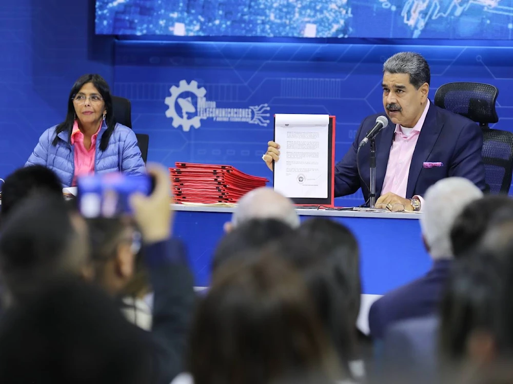 Maduro firma decreto de emergencia económica ante guerra arancelaria
