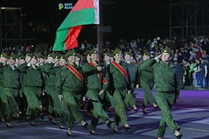 Minsk, Belarús, se sumó a las conmemoraciones por el 80° aniversario de la derrota del nazifascismo. Militares y ciudadanos celebraron juntos esta histórica gesta del Ejército Rojo