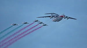 Minsk, Belarús, se sumó a las conmemoraciones por el 80° aniversario de la derrota del nazifascismo. Militares y ciudadanos celebraron juntos esta histórica gesta del Ejército Rojo