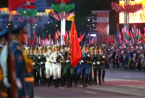 Minsk, Belarús, se sumó a las conmemoraciones por el 80° aniversario de la derrota del nazifascismo. Militares y ciudadanos celebraron juntos esta histórica gesta del Ejército Rojo