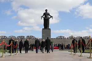 FOTOS | Maduro honra a los héroes soviéticos en San Petersburgo y refuerza la alianza Venezuela-Rusia