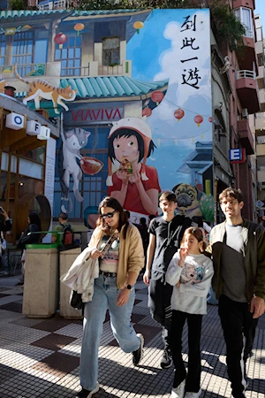 Atractivo punto de intercambio cultural: en los últimos tiempos, el Barrio Chino de Buenos Aires, Argentina, se ha convertido en un eje turístico importante, atrayendo a cientos de visitantes cada año