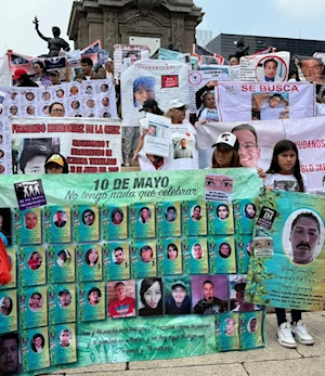 "¡Vivos se los llevaron, vivos los queremos!": miles de madres buscadoras de México marcharon este 10 de mayo en la capital, para exigir al Estado justicia ante las más de 120 mil desapariciones