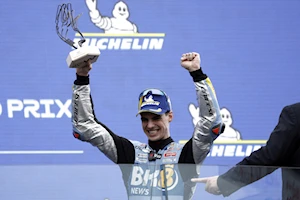 Caídas, adrenalina y gloria en Le Mans: la carrera del GP de Francia en imágenes, con la victoria histórica de Zarco bajo la lluvia, y Márquez y Aldeguer en el podio