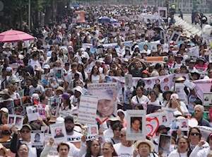 "¡Vivos se los llevaron, vivos los queremos!": miles de madres buscadoras de México marcharon este 10 de mayo en la capital, para exigir al Estado justicia ante las más de 120 mil desapariciones
