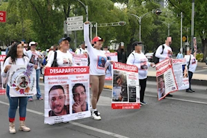"¡Vivos se los llevaron, vivos los queremos!": miles de madres buscadoras de México marcharon este 10 de mayo en la capital, para exigir al Estado justicia ante las más de 120 mil desapariciones