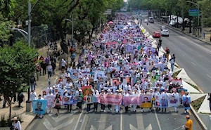 "¡Vivos se los llevaron, vivos los queremos!": miles de madres buscadoras de México marcharon este 10 de mayo en la capital, para exigir al Estado justicia ante las más de 120 mil desapariciones