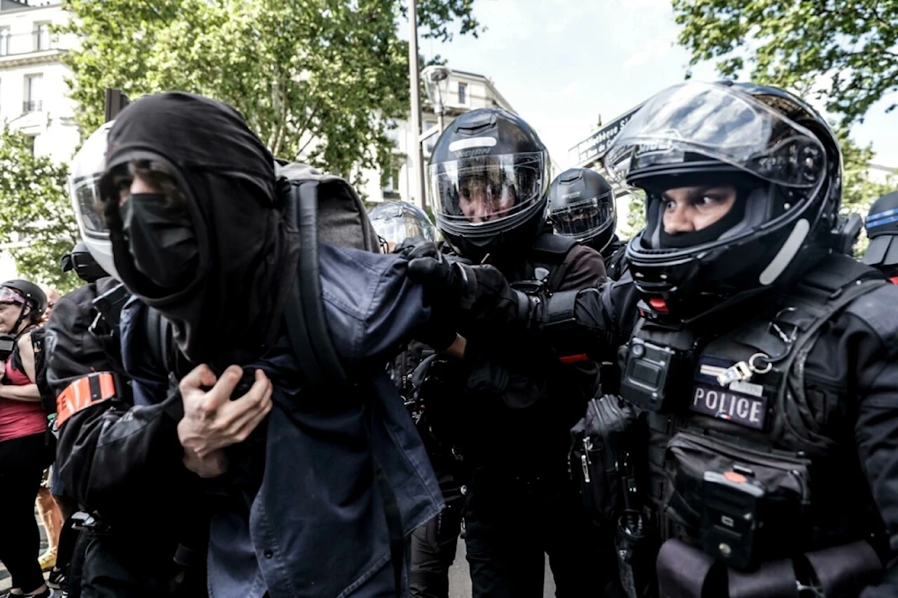 Violencia policial y protesta social marcan el 1° de mayo en Francia