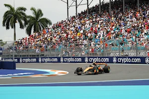 El GP de Miami arranca con Verstappen en la pole y los McLaren al acecho en una prometedora sexta ronda de la temporada 2025 de la Fórmula 1 en el circuito urbano del Hard Rock Stadium
