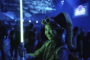 "Que la fuerza te acompañe": Fanáticos celebran el Día de Star Wars con cosplay y espíritu galáctico