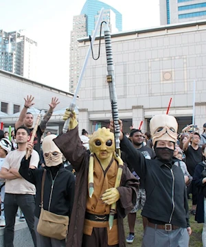 "Que la fuerza te acompañe": Fanáticos celebran el Día de Star Wars con cosplay y espíritu galáctico