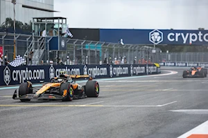 El GP de Miami arranca con Verstappen en la pole y los McLaren al acecho en una prometedora sexta ronda de la temporada 2025 de la Fórmula 1 en el circuito urbano del Hard Rock Stadium