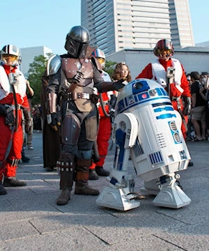 "Que la fuerza te acompañe": Fanáticos celebran el Día de Star Wars con cosplay y espíritu galáctico