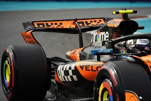 El GP de Miami arranca con Verstappen en la pole y los McLaren al acecho en una prometedora sexta ronda de la temporada 2025 de la Fórmula 1 en el circuito urbano del Hard Rock Stadium