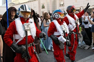 "Que la fuerza te acompañe": Fanáticos celebran el Día de Star Wars con cosplay y espíritu galáctico