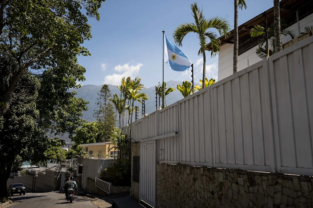 Extremistas hospedados en embajada en Caracas reciben salvoconductos