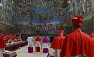 Capilla Sixtina, cardenales y miles de fieles: las mejores fotos del primer día del cónclave que elegirá al sucesor del papa Francisco