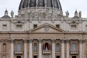Capilla Sixtina, cardenales y miles de fieles: las mejores fotos del primer día del cónclave que elegirá al sucesor del papa Francisco