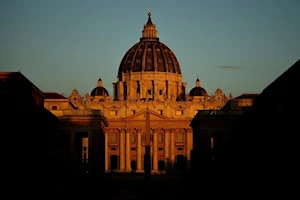 Capilla Sixtina, cardenales y miles de fieles: las mejores fotos del primer día del cónclave que elegirá al sucesor del papa Francisco