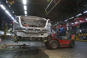 Motor industrial iraní: fabricantes y autopartes de autos impulsan la zona económica de Arg Jadid, en el sureste de Irán