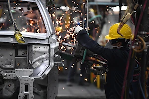 Motor industrial iraní: fabricantes y autopartes de autos impulsan la zona económica de Arg Jadid, en el sureste de Irán