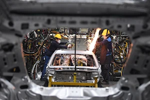 Motor industrial iraní: fabricantes y autopartes de autos impulsan la zona económica de Arg Jadid, en el sureste de Irán